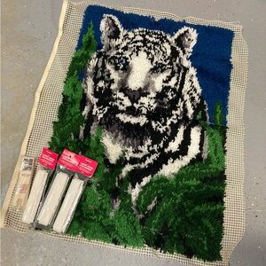 White Tiger Caron  Wonder Art Snow Tiger Latch Hook Art#4296 With Binding